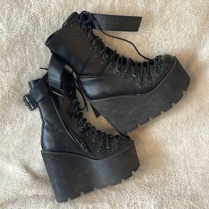 Current Mood Traitor Boots Black